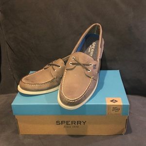 New in Box Sperry Nubuck